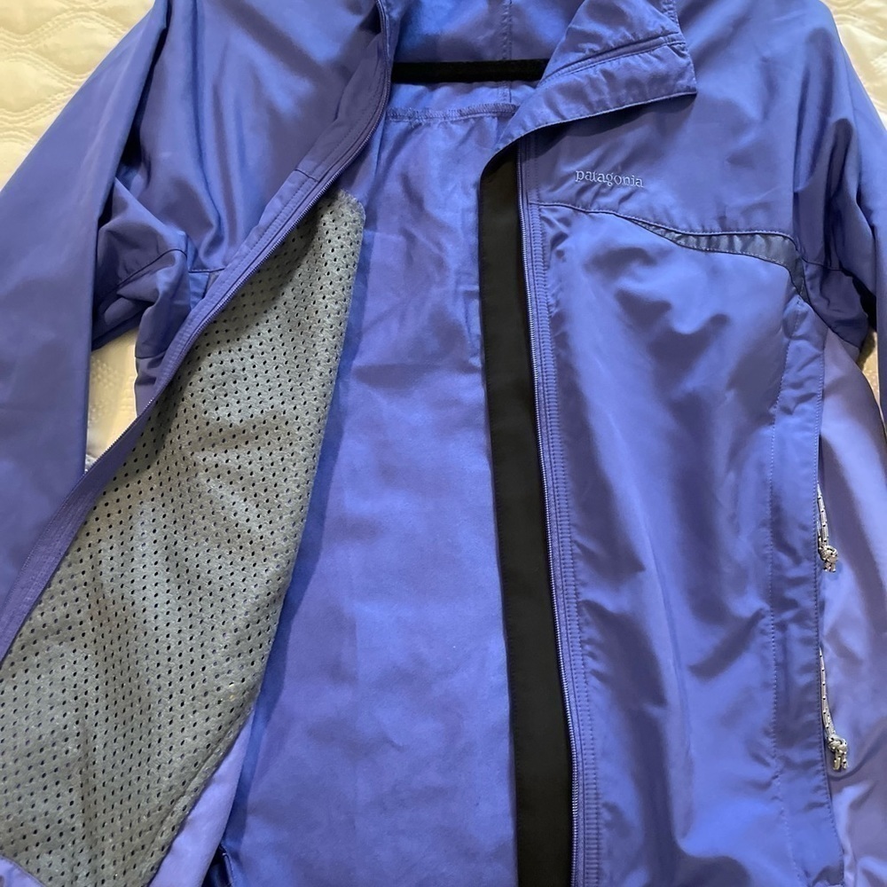 Patagonia womens in lovely periwinkle blue 2 tone soft shell jacket- size: Small - Picture 9 of 9